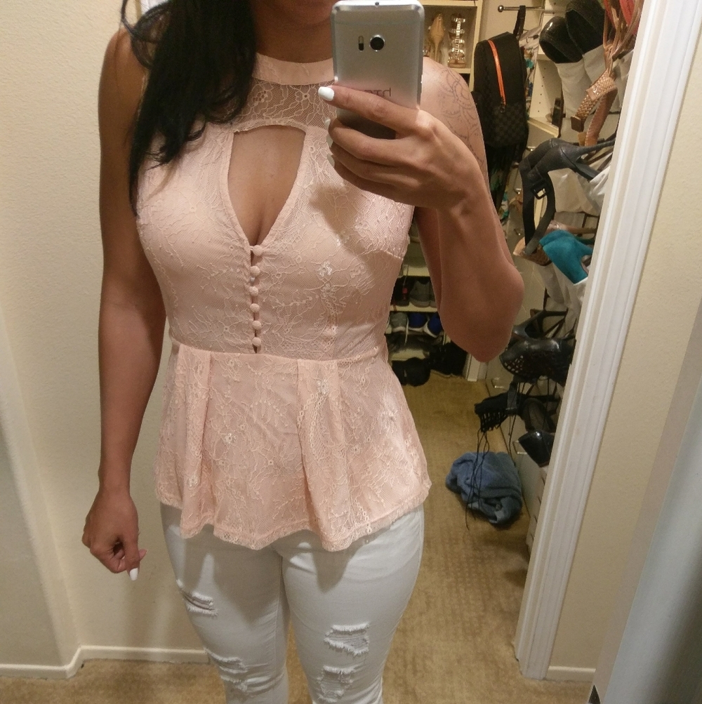 Guess Lace Keyhole Blouse - Peach